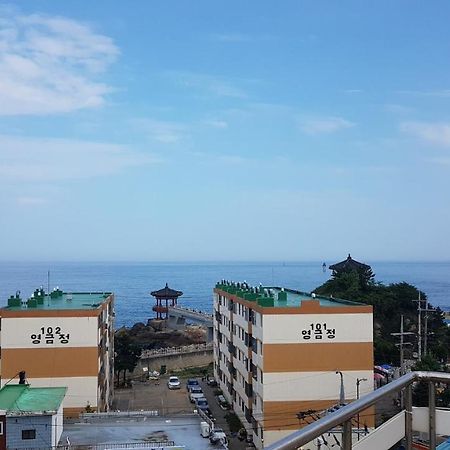 Lighthouse Beach Motel Сокчхо Экстерьер фото