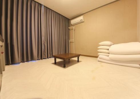Lighthouse Beach Motel Сокчхо Экстерьер фото