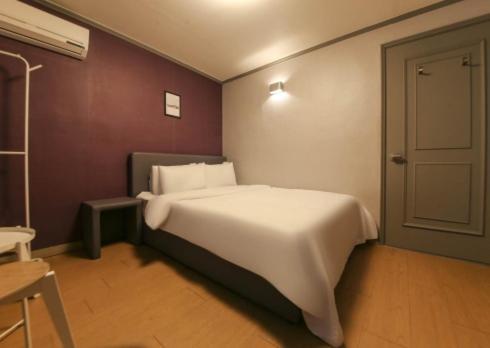 Lighthouse Beach Motel Сокчхо Экстерьер фото