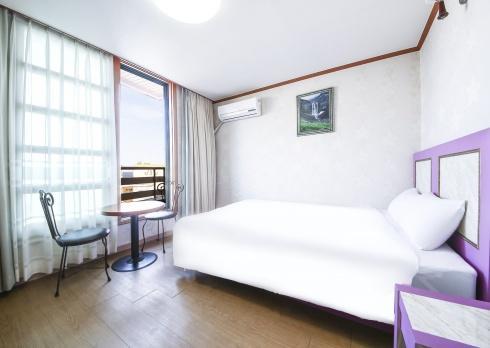 Lighthouse Beach Motel Сокчхо Экстерьер фото